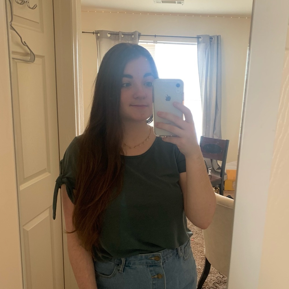 Green Envelope Blouse with Tie Sleeves